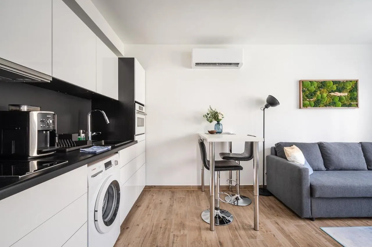 Everwood Studio With Ac Budapest